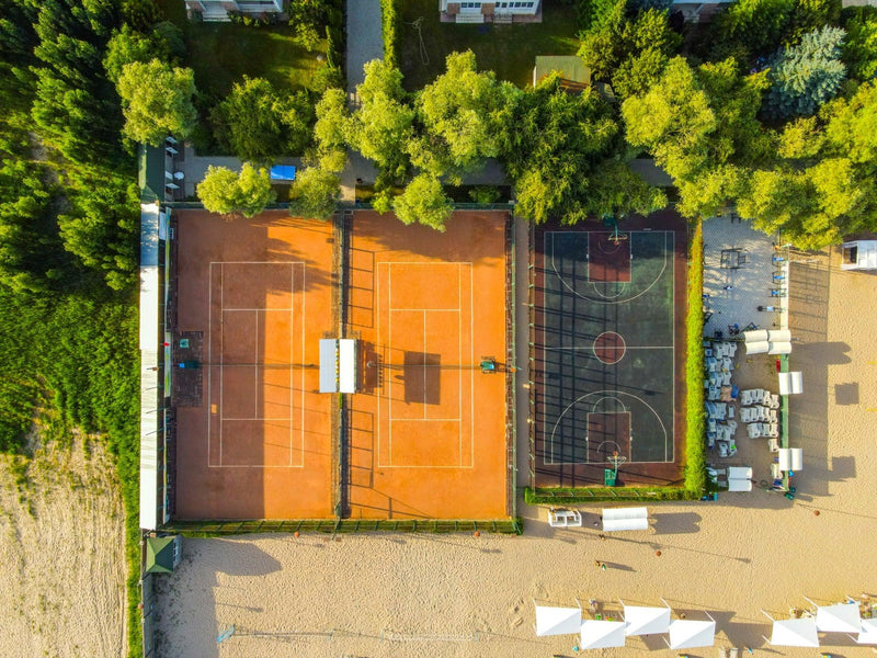 Top-down dual-sport court configuration